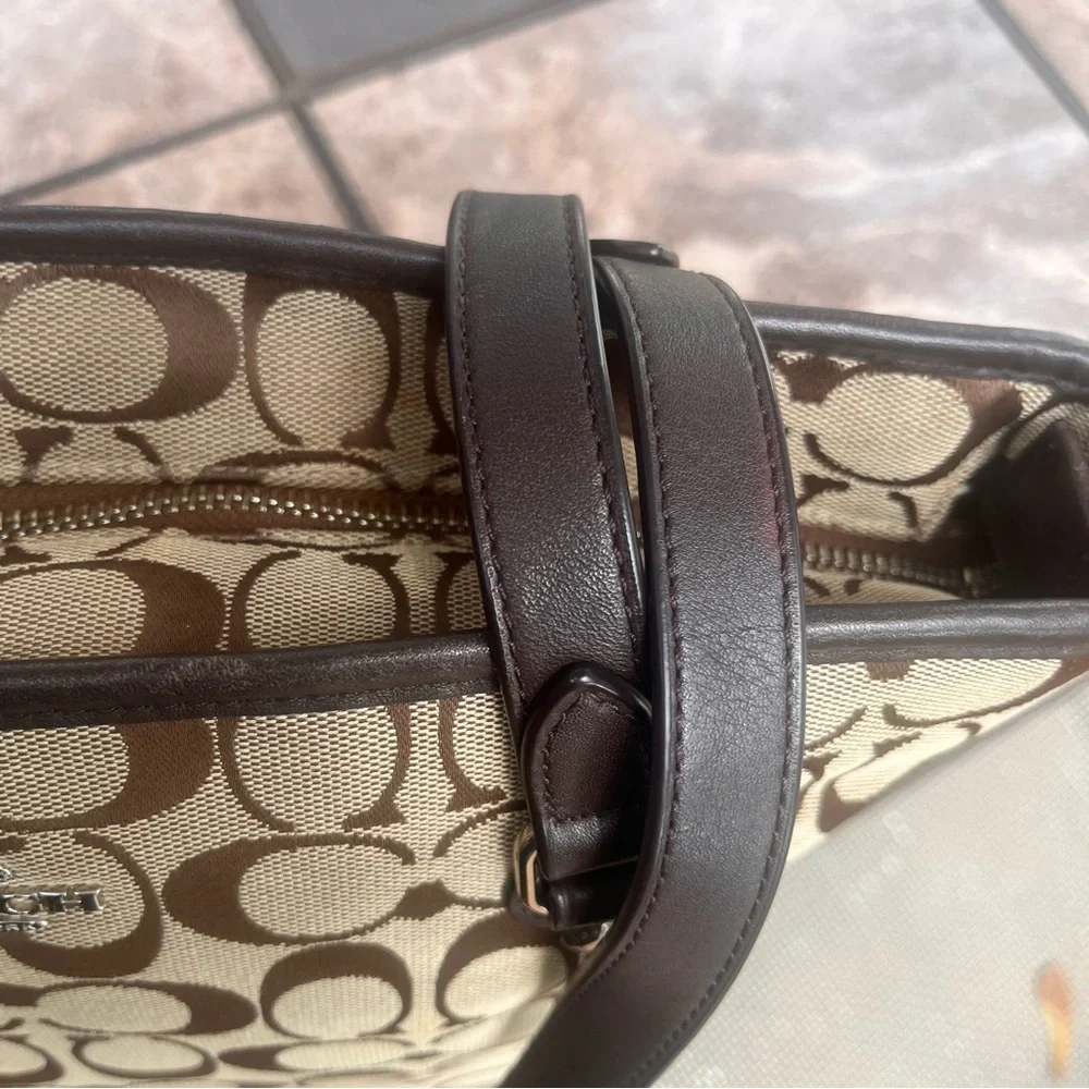 COACH, Signature C Brown and Tan shoulder/tote bag - Picture 12 of 17